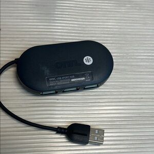 On Running Black USB Hub for Computers